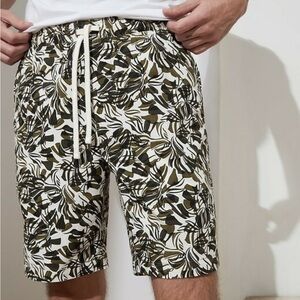 Banana Republic Leaf Print Deck Shorts